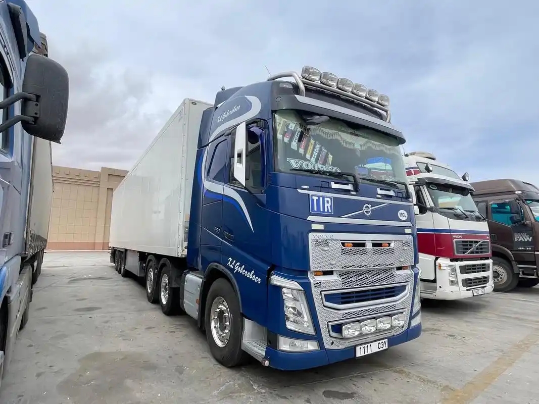 中亚卡航 · 危险品公路运输 · 中国至乌兹别克斯坦 · 经哈萨克斯坦 · 10-12天直达